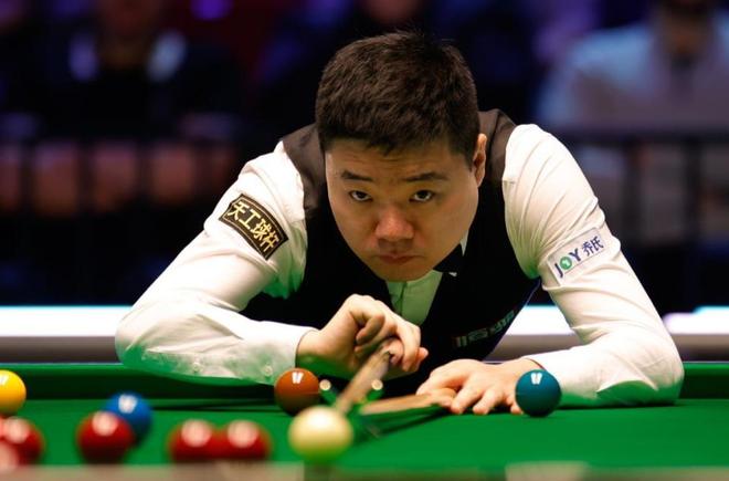 胡的局里稳 胡的局里稳